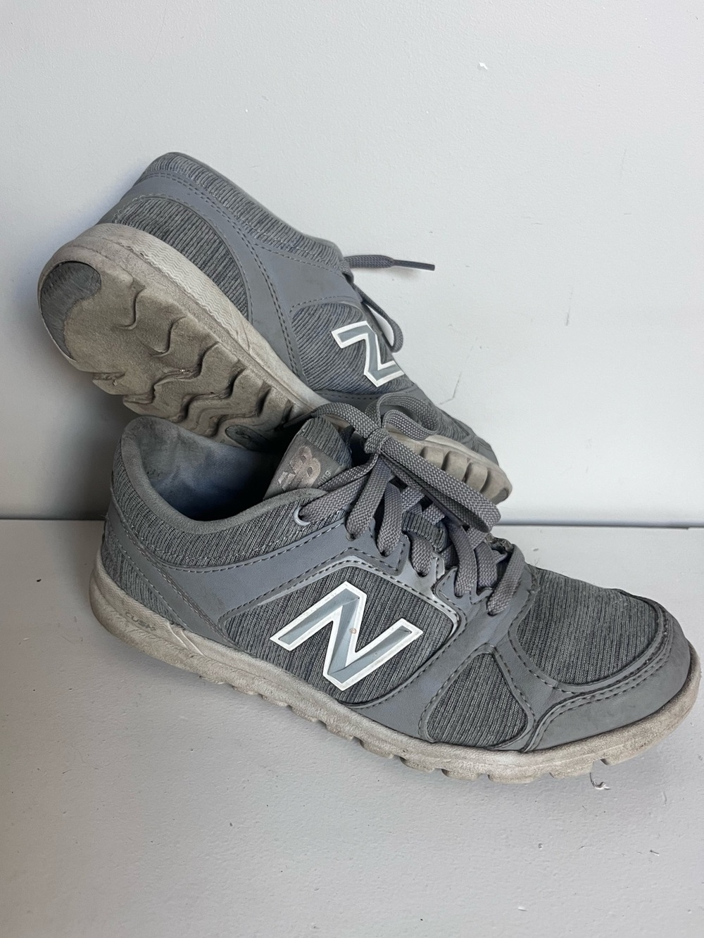 New Balance CUSH Gray Athletic Sneakers Size 6
